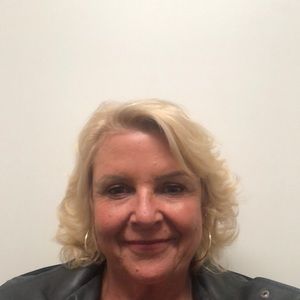 Meet your Posher, Leanne